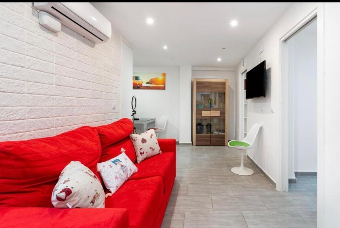 Vialia Apartamentos Suites Malaga Exterior photo